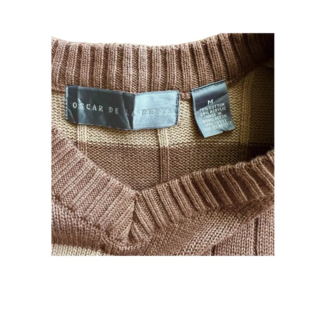 Oscar de le Renta V Neck Striped men’s  Sweater. Size M